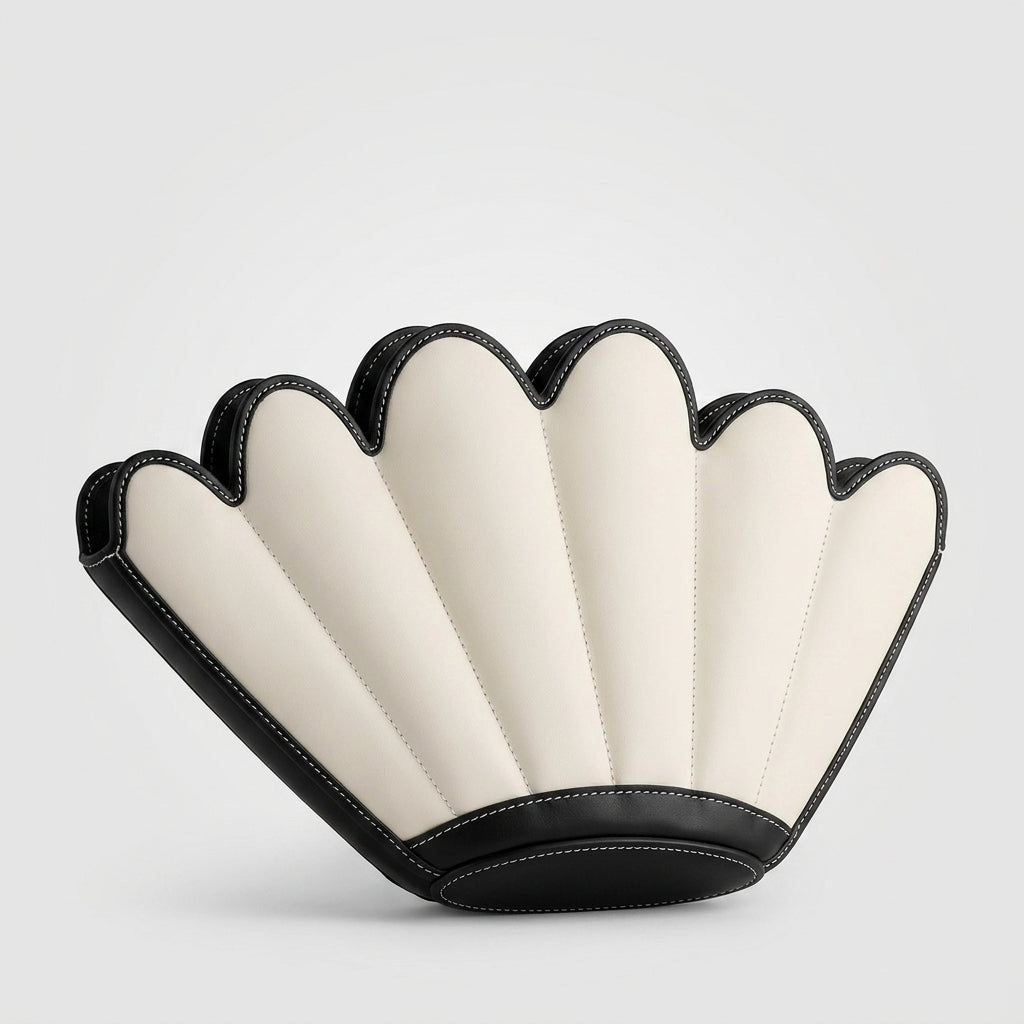 Sea Shell - Black & White